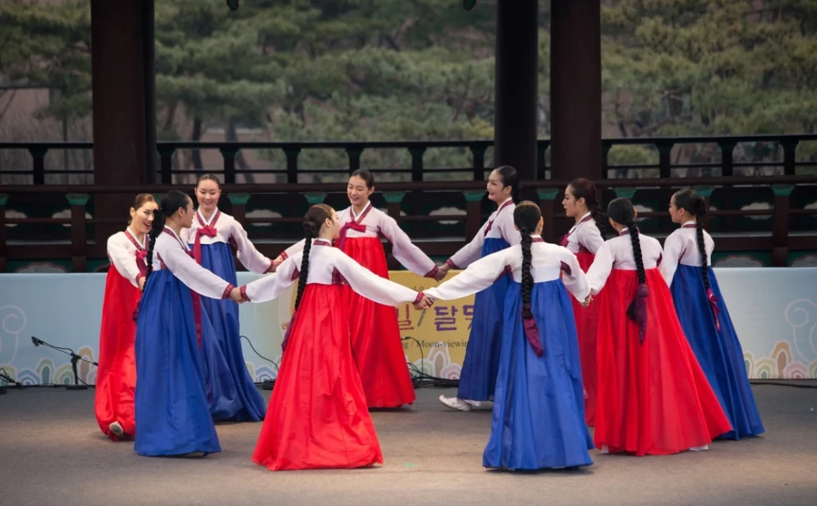 Festivaluri religioase vs. laice în Asia: ce trebuie să știe un turist european